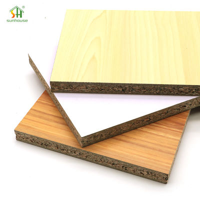 ราคาดี สะอาดต่อสิ่งแวดล้อม 18 มิลลิเมตร Melamine Chipboard Prefinished Melamine Coated Particleboard กระดาษกระดาษกระดาษกระดาษ ออนไลน์