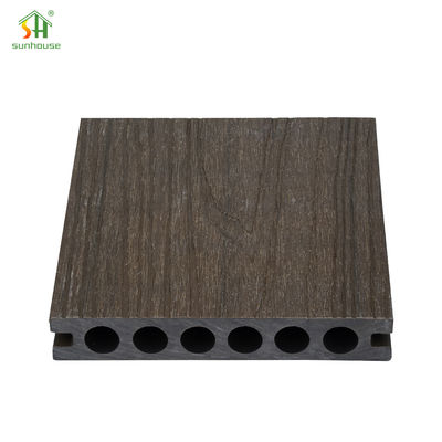ราคาดี Anti Corrosion Outdoor WPC Flooring Custom 22x150mm สําหรับสวนริมสระว่ายน้ํา ออนไลน์